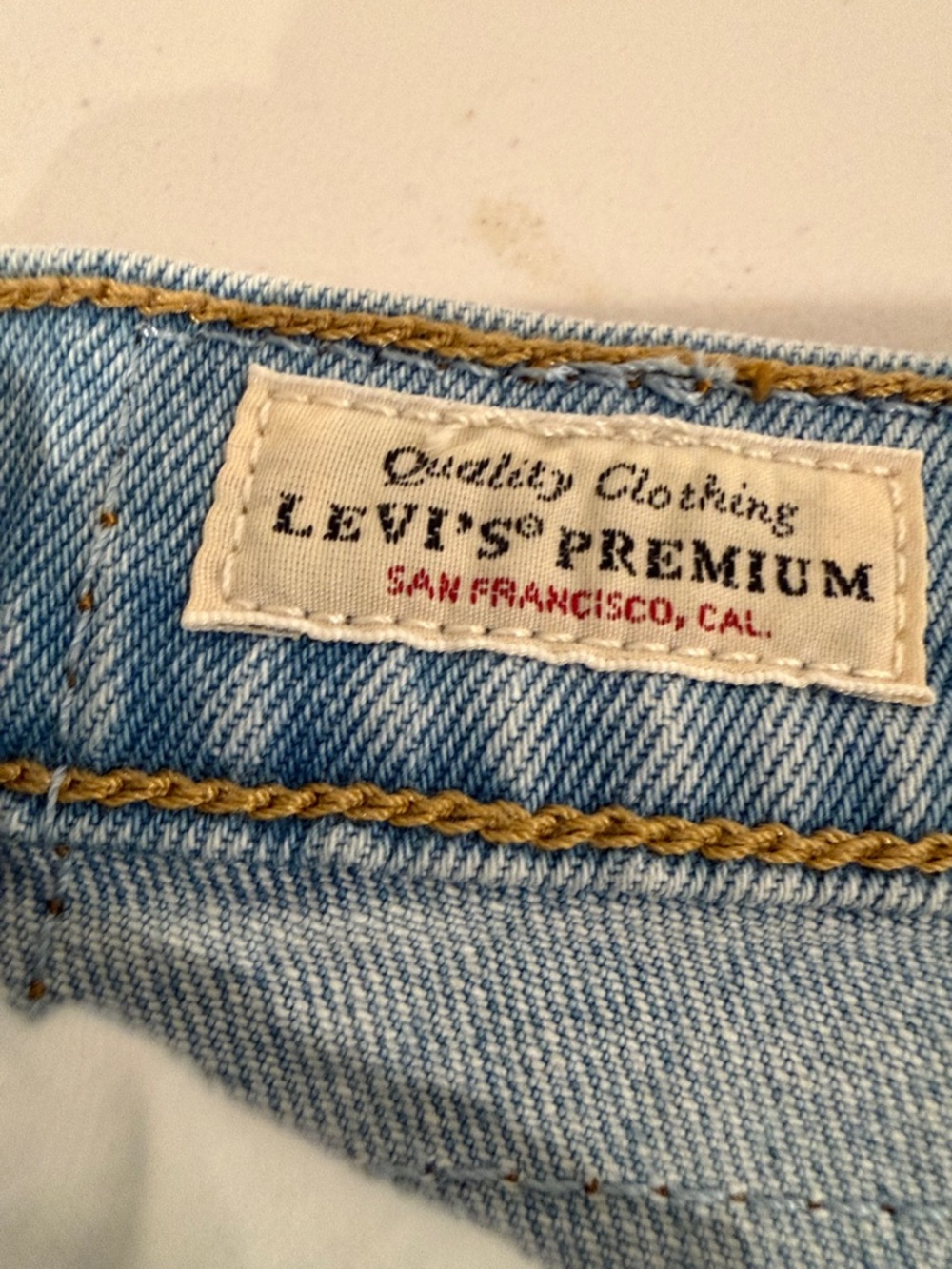 Levi’s Ribcage Shorts Sz 29 | Ultra High Rise Light Wash Distressed Denim - Picture 6 of 9